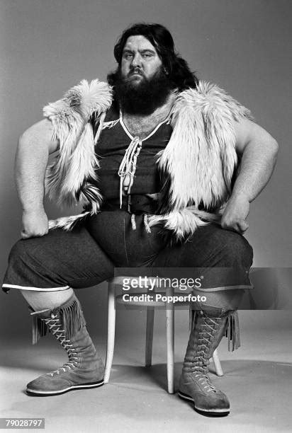 Giant Haystacks Wrestler Photos and Premium High Res Pictures - Getty Images