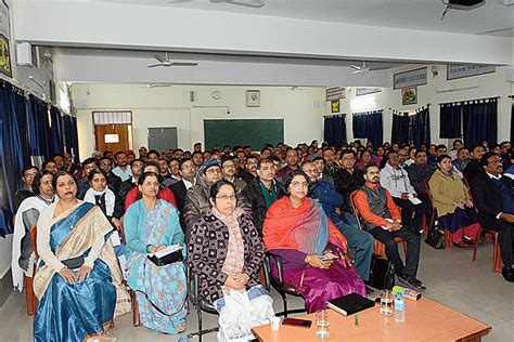 workshop | Teachers of DAV Public School back as students - Telegraph India