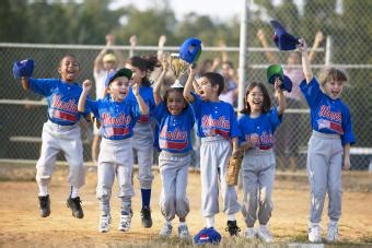 130+ Little League Baseball Team Names That'll Be a Hit | LoveToKnow