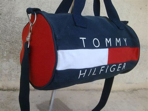 d0rayakEEbaG: Tommy Hilfiger Duffle Bag(SOLD)