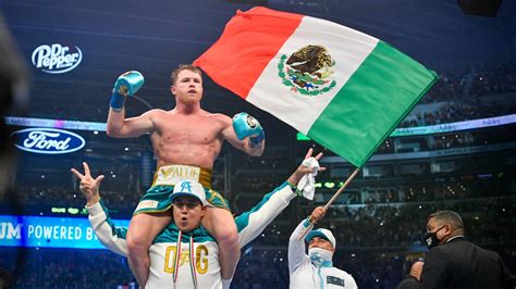 Canelo Álvarez beats Billy Joe Saunders by TKO to win super ...