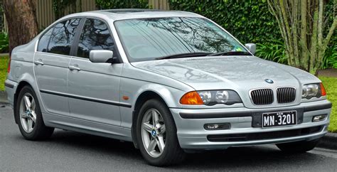 File:1998-2001 BMW 328i (E46) sedan (2011-07-17) 01.jpg