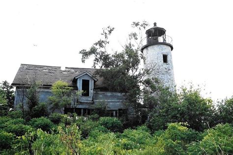 Charity Island Michigan Lighthouse Ruins 1993 | Island lighthouse, Michigan, Ruins