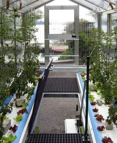 Reclaiming Urban Food Production: 12 Smart Designs for Farms & Gardens | Urbanist