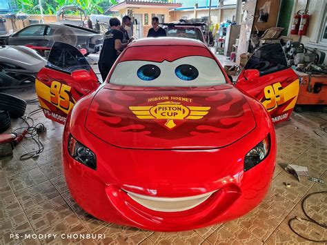 Thai Shop Builds Real-Life Replicas Of Lightning McQueen Based On The ...