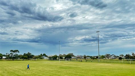 Wild weather expected to batter southern Victoria until late morning ...