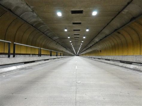 Comparisons between conventional tunnel lighting technology and LED tunnel lighting technology ...