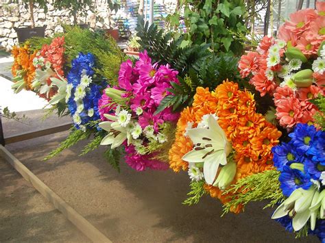 IDEAGARDEN: RAMOS DE FLORES PARA OFRENDA SENCILLOS.. Y ALEGRES!