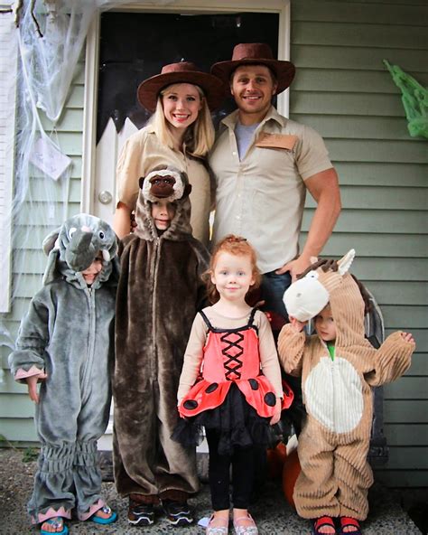 Remodelaholic | 25 Creative Family Halloween Costume Ideas