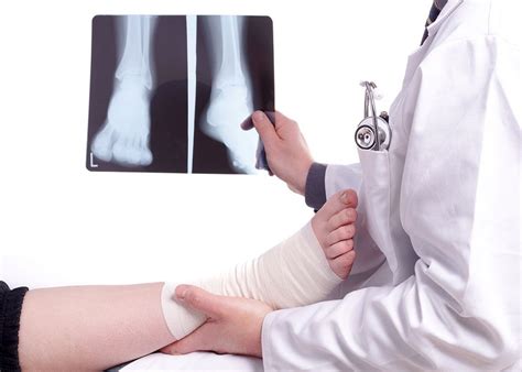 5 Signs You Should Visit an Experienced Foot Doctor