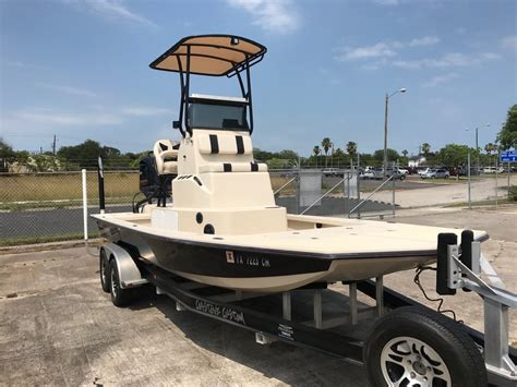 FS: 2015 Majek Illusion 22.5' w/ raised console and dual axle trailer ...