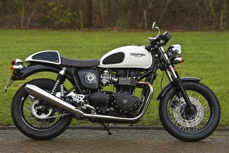 TRIUMPH THRUXTON 900 Ace (2015-2016) Motorcycle Review | MCN