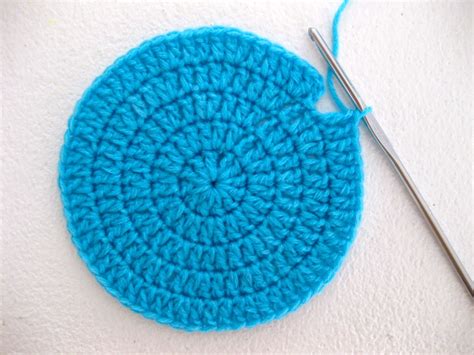 seamless + symmetrical | Crochet circles, Crochet patterns, Crochet round