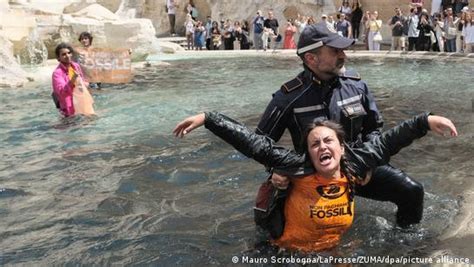 Europe grapples with Last Generation climate protests – DW – 05/28/2023