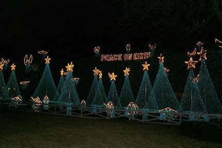 Christmas Lights Up On Graceland. - ElvisNews.com