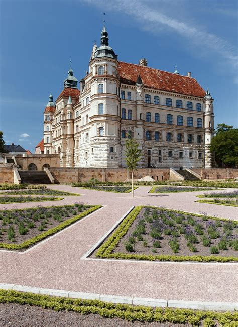 Das Residenzschloss Güstrow ist ein Spiegel europäischer Architekturstile - Mitte