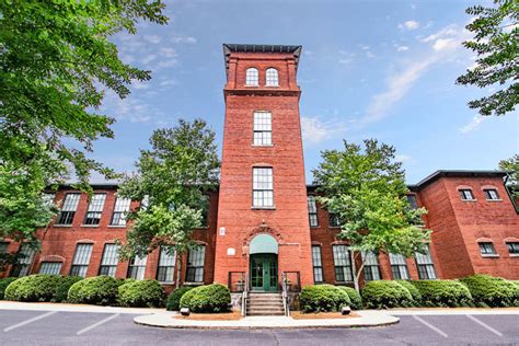 Downtown Newnan, GA Apartments | Newnan Lofts Apartment Homes