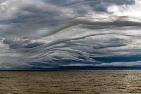 Wild ‘asperitas’ clouds hang over Lake Ontario - The Washington Post