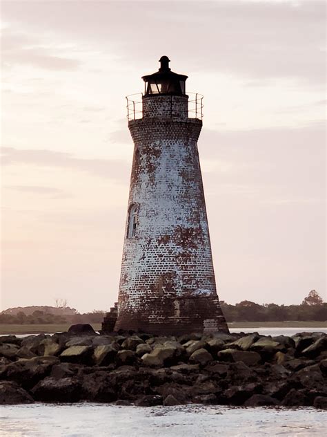 Old lighthouse in Savannah, GA : r/pics