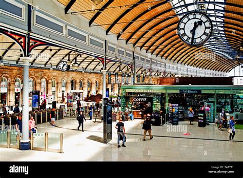 Newcastle Central Station Concourse, Newcastle upon Tyne, England Stock ...