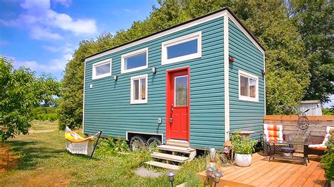 Tiny House on a Peach Farm in Ontario