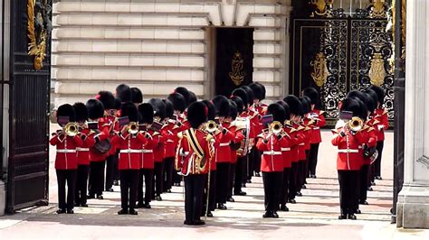 Changing of the Guard Buckingham Palace London - YouTube