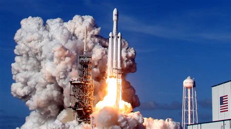 SpaceX is building a market for Falcon Heavy — Quartz