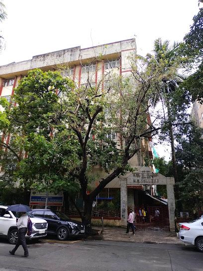 HR College of commerce in Mumbai | The Hive Hostels