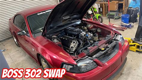 Boss 302 Swap Mustang: Engine is in! - YouTube