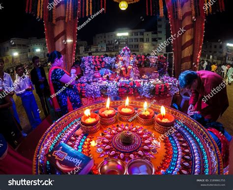 319 Navratri Celebration 2018 Images, Stock Photos & Vectors | Shutterstock