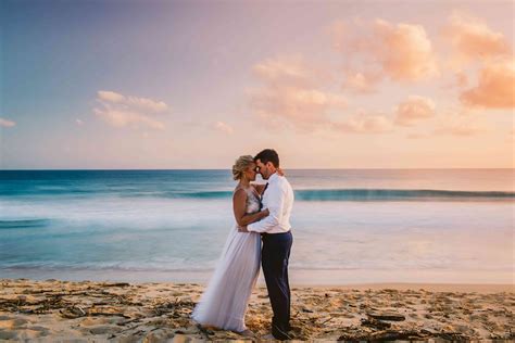 32 Seaside Photos That Will Convince You to Have a Beach Wedding