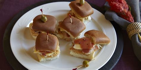 The Best Thanksgiving Leftover Sandwich Recipe - Thanksgiving Leftovers ...