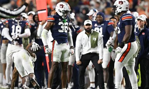 Auburn Football: Week 11 depth chart sees Finley, Carlson removed