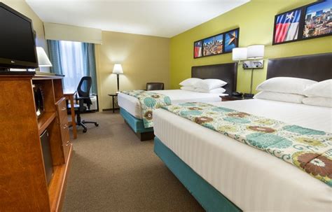 Drury Inn & Suites Houston Near the Galleria - Drury Hotels