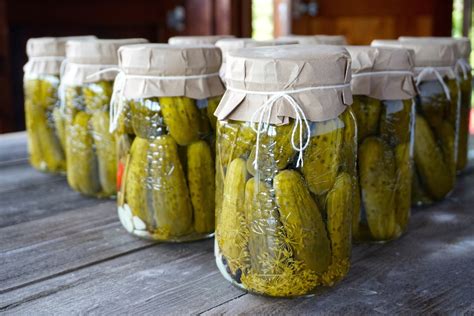 Garlic Dill Pickles Recipe - Weekend at the Cottage