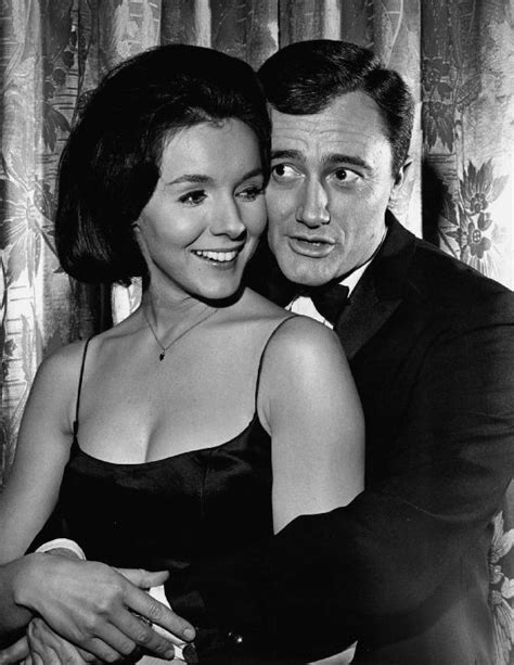 File:Robert Vaughn Kathryn Hays Man From UNCLE.JPG - Wikimedia Commons