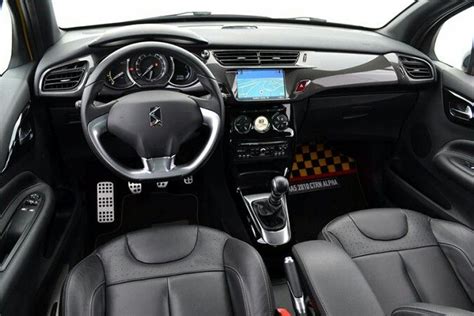 Interior do Citroën DS3 1.6 THP 165HP 2015 - Faróis Full LED e Lanternas 3D LED. | Citroen ds3 ...