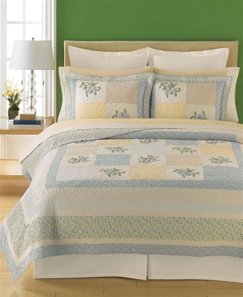 Martha Stewart Collection Bedding, Trailing Flowers Twin Quilt - Quilts ...