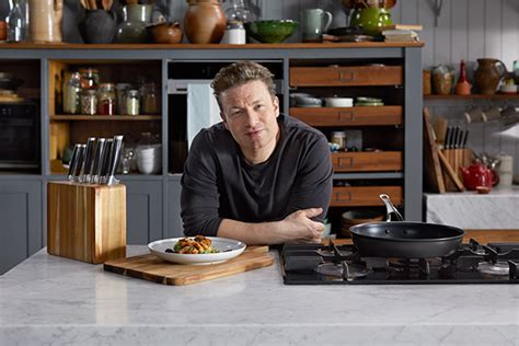 Realscreen » Archive » Channel 4 to plate Jamie Oliver’s lockdown-inspired culinary series