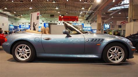 BMW Z3 James Bond Edition Roadster 007-serie - Exterior Walkaround ...