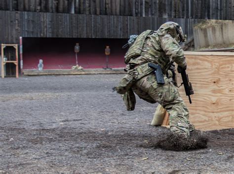 A U.S. Army Special Forces Soldier assigned to 10th Special Forces ...