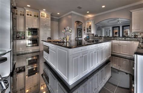 Tricked Out Mansions - Showcasing Luxury Houses: Stunning Kitchen Remodels