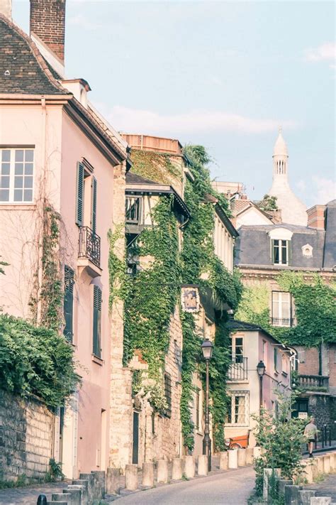 La Maison Rose: the Pink House in picture perfect Montmartre | solosophie