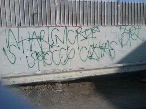 crip gangs graffiti: Harlem crip gang