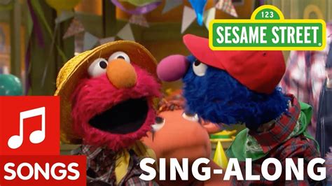 Sesame Street: Old MacDonald Had a Farm with Lyrics | Elmo's Sing Along Chords - Chordify