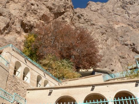 Historical Iranian sites and people: Chak Chak Temple