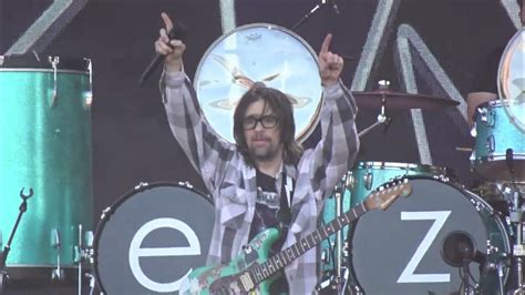 Weezer - Pork and beans(hella mega tour) - YouTube