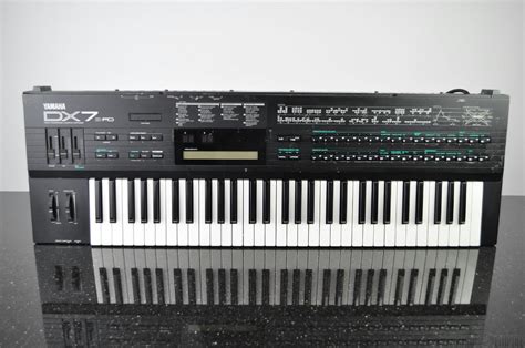 MATRIXSYNTH-B: YAMAHA DX7 II-FD Digital Programmable Algorithm Synthesizer SN NPO1554