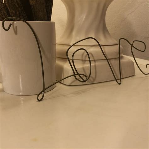 The Delicious Life: Wire Sculptures: DIY Anthropology Hack