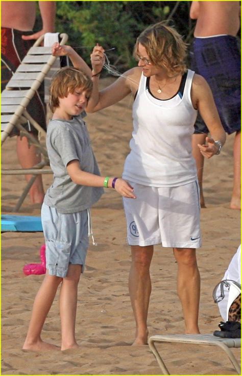 Jodie Foster: Let's Go Fly a Kite!: Photo 1019441 | Pictures | Just Jared